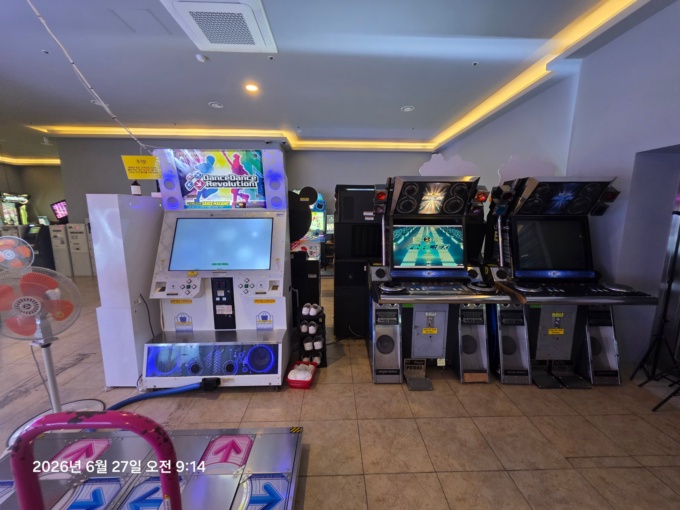 Arcade Photos